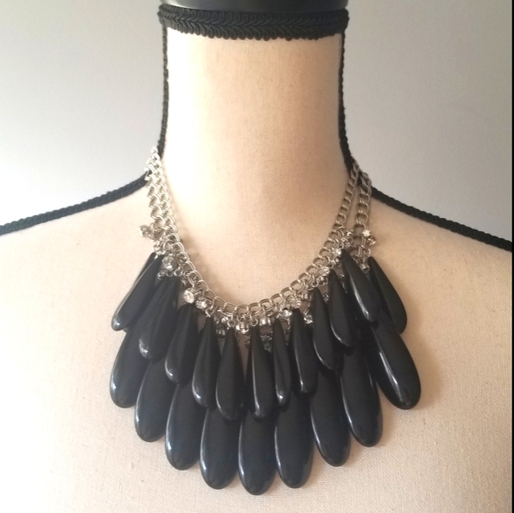 ⚜ Banana Republic Teardrops Necklace ⚜